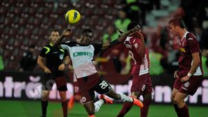 ANALIZĂ‚ | Steaua sau CFR: cu cine "trag" arbitrii. Steliștii n-au fost sancționați cu niciun penalty, CFR - cu două. Adversarii ardelenilor au încasat un număr dublu de "roșii", comparativ cu echipa din Ghencea