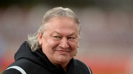 „Sunteți pila lui Lucian Bode?”. Răspunsul lui Dănuț Lupu despre zvonurile legate de prietenia cu fostul ministru de interne. DN 1 transformat în circuitul de la Daytona. „Am făcut 18 minute de la Ploiești la București”. VIDEO EXCLUSIV