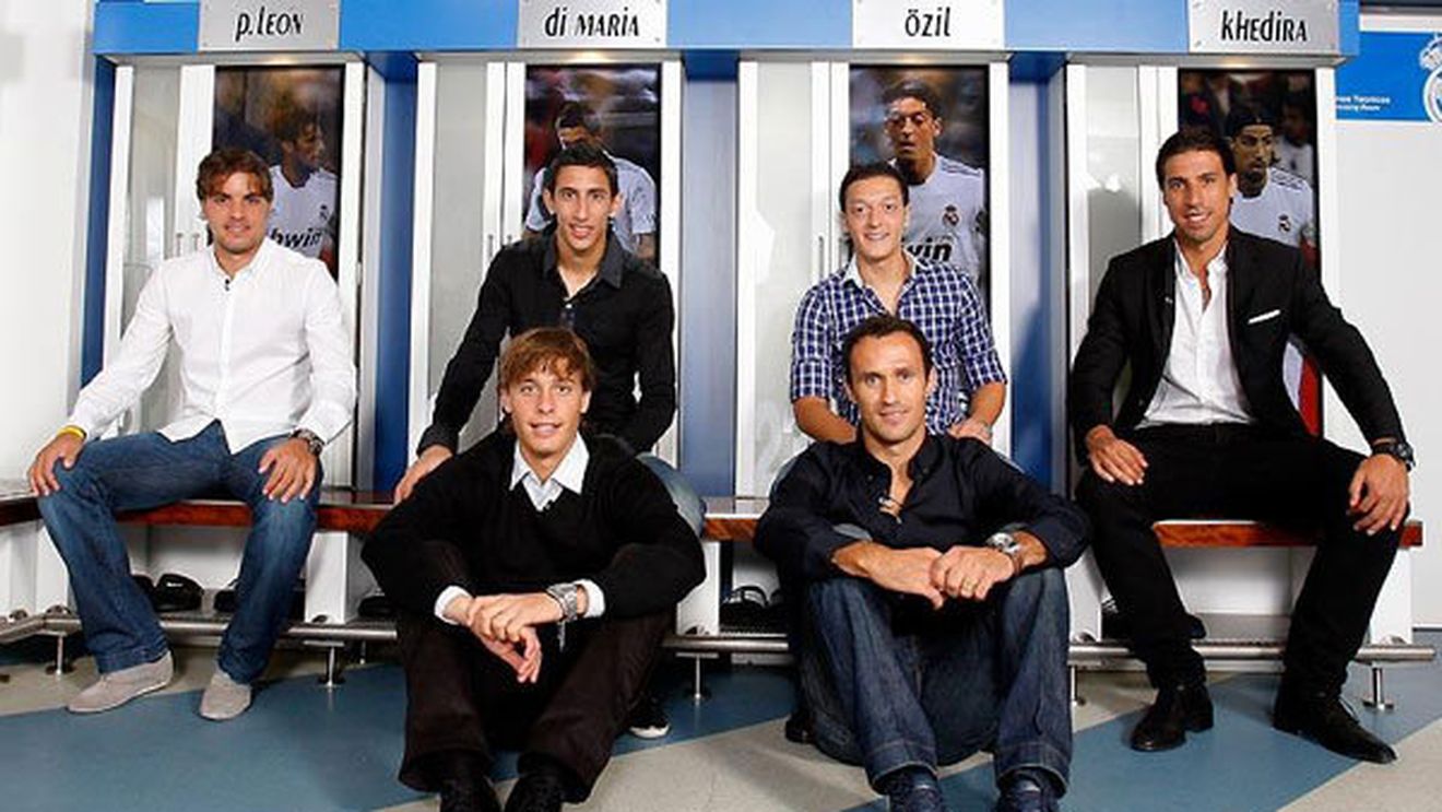 SUPER FOTO** Aici se schimbă vedetele Realului! Vezi ce spun cele 6 achiziții despre experiența de pe Bernabeu și ce părere au despre colegii lor de vestiar!