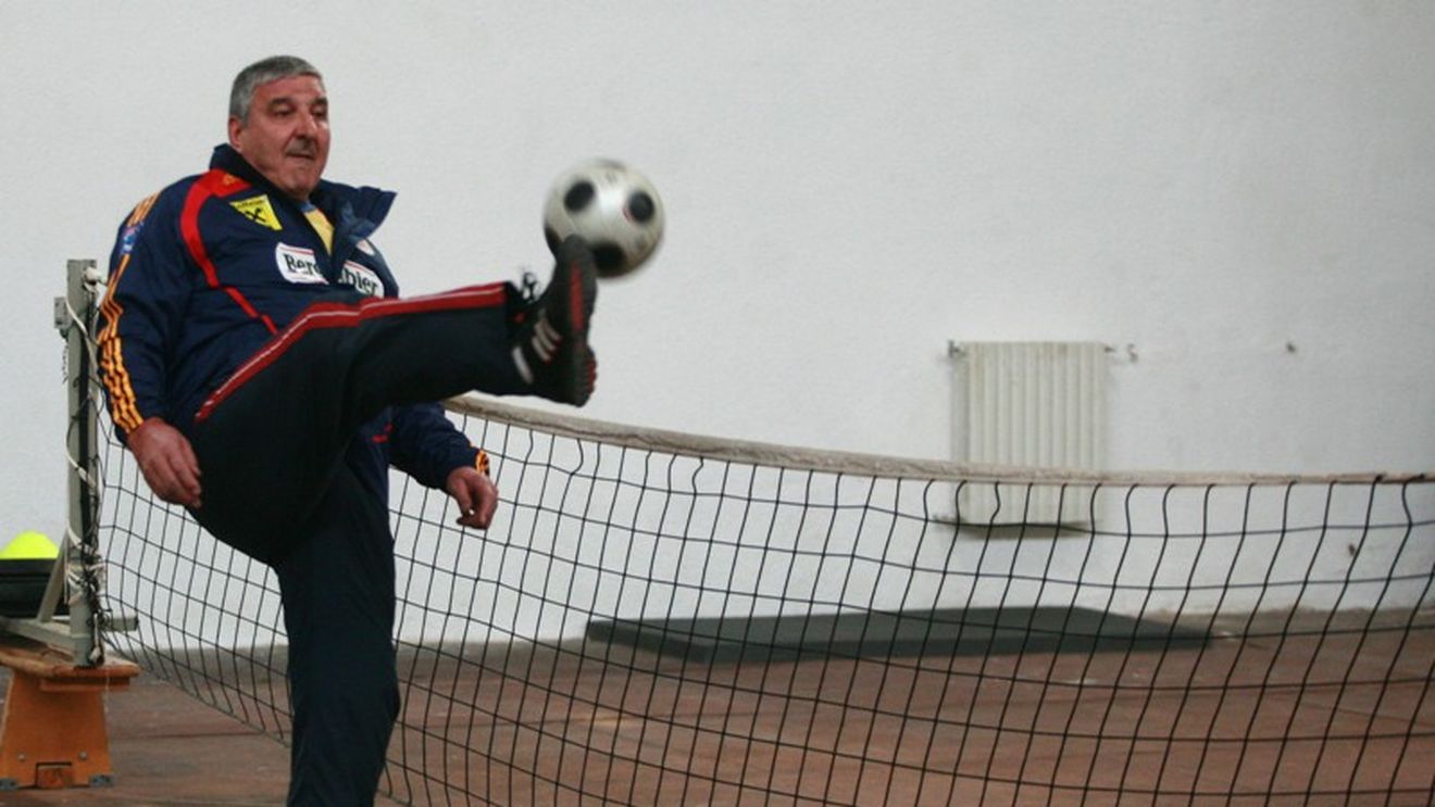 "Ne-a scos Copos la pensie pe toți**, pentru că se scufundă planeta"