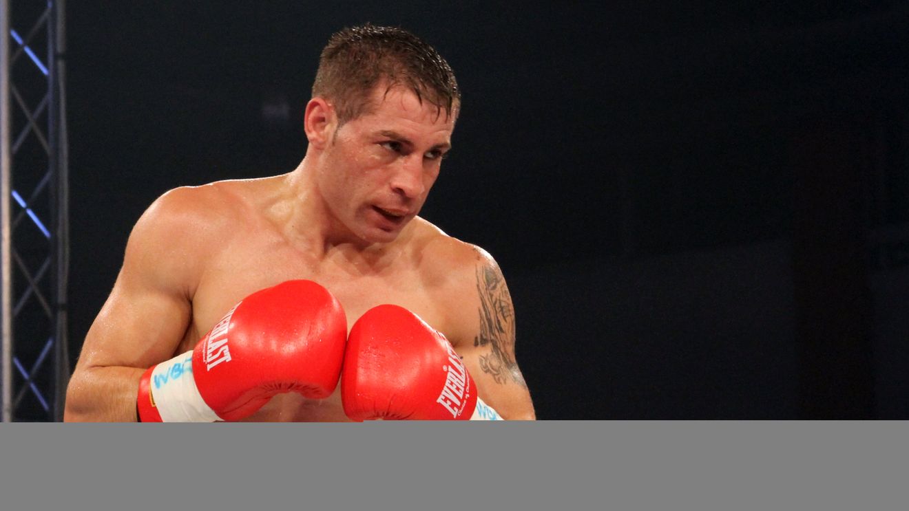 Viorel Simion își păstrează centura WBC Internațional și visează la titlul mondial!** "Dați-mi campionul, vreau să-l bombardez!"