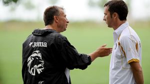 Mihai Stoica râde de Dan Petrescu: „Îți dai seama? Dacă n-aveau single-uri, putea unul să sforăie!”