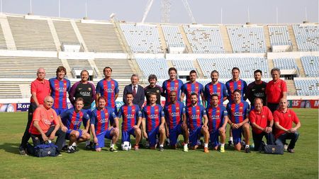 Gică Popescu și Ronaldinho se pregătesc intens pentru El Clasico al Legendelor. În Beirut se aprinde nocturna pentru a da startul unui spectacol în sportul rege