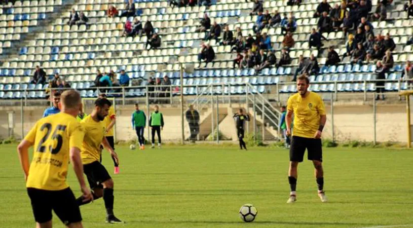 SR Brașov e în derivă! Stegarii au un complex la meciurile de pe Tineretului.** Stîngă: 