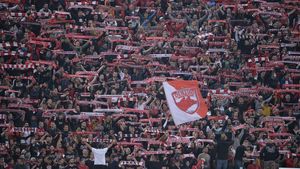 Suporterii dinamoviști au epuizat toate biletele la primul meci oficial după izolare! Marea problemă: se prezintă jucătorii lui Dinamo la partida cu Chindia Târgoviște?