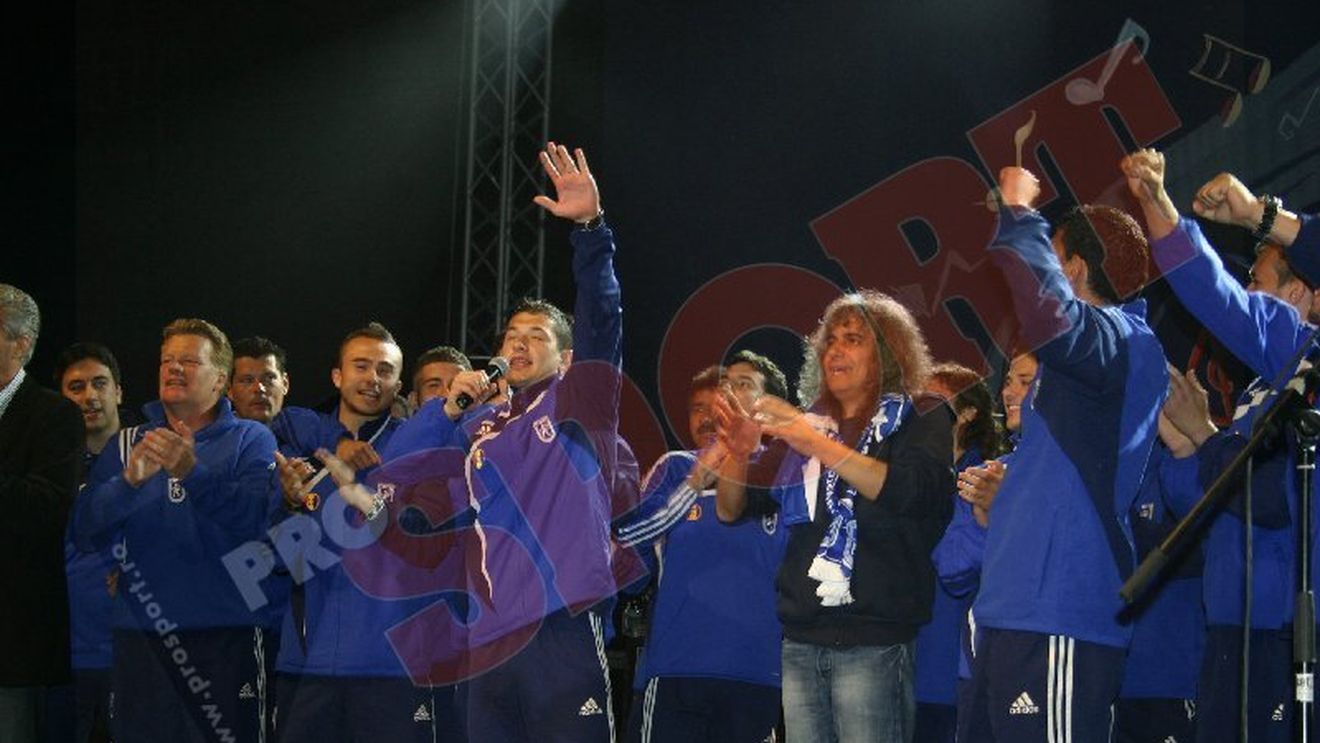 FOTO Iris alb-albastru la Severin!