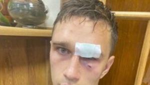 Scene halucinante! O fostă vedetă din naționala Rusiei l-a făcut KO pe un arbitru | VIDEO