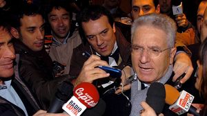 Italienii vor să-și facă închisori în stadioane!
