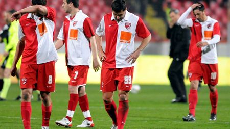 Poveste incredibilă din cantonamentul lui Dinamo: „Și-a luat geanta și a plecat pentru că era rezervă, deși dăduse gol în etapa precedentă”