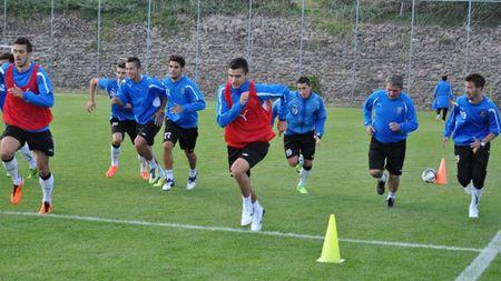 Copiii lui Hagi, urmăriți de Ajax!** Doi juniori ai Viitorului se pregătesc la Amsterdam