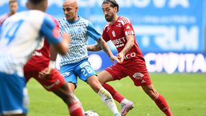 Romario Benzar a încercat să pară optimist, dar Eduard Florescu a distrus tot în calea lui după Universitatea Craiova - FC Botoșani, 5-1: „Trebuie să ne schimbăm toți, mereu ne încurajăm și rămânem cu încurajările! Îmi e rușine să ies pe stradă”