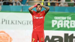 Marele defect al lui Florinel Coman. Din acest motiv nu e transferat de nimeni din străinătate? „Trebuie ajutat”