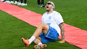 Fabulosul Vasile Mogoș, interviu spumos după ce a plecat de la Universitatea Craiova: „Mama e cu biserica, tata e cu Dumnezeul mă-tii. Sper să nu m-audă mama!”
