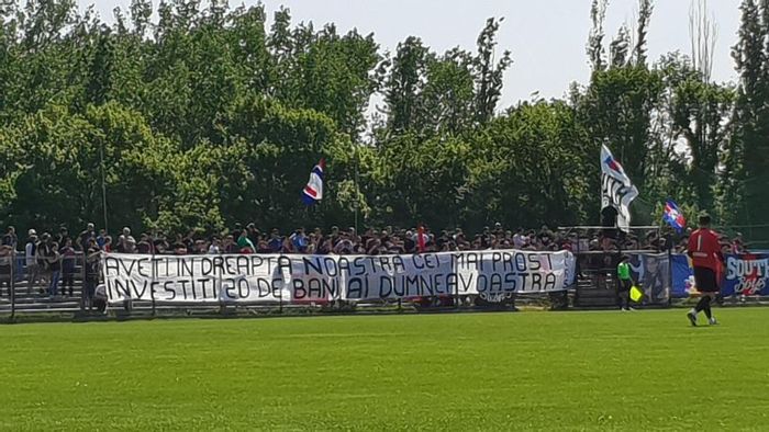 FOTO | Mesajul galeriei steliste pentru jandarmul "de 20 de bani" care a jignit un suporter!