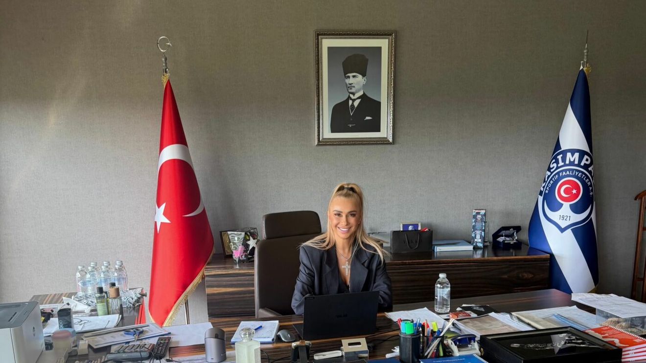 În ziua în care Mirel Rădoi a fost anunțat de Gaziantep, Anamaria Prodan a ajuns la Kasimpașa: „Discuții constructive”