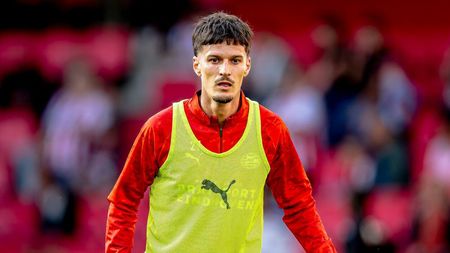 Antrenorul lui PSV s-a lămurit cu Dennis Man. De ce nu joacă românul la un nivel ridicat