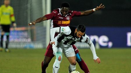 Derby de zero barat. CFR și "U" au terminat fără gol într-un meci în care Lemnaru a ratat un penalty, iar gazdele au jucat 85 de minute în 10
