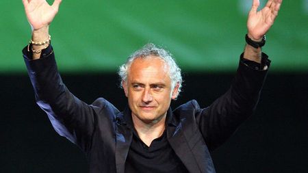 Gestul obscen al lui Mandorlini, urmat de o replică ORIBILĂ‚ din partea fanilor Veronei!** Fostul antrenor al CFR-ului a devenit personaj negativ în Italia