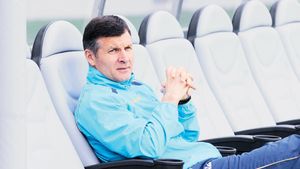 Sabău a fixat primele de obiectiv!** Cum a decurs prima rundă de negocieri dintre Copos și urmașul lui Lucescu jr