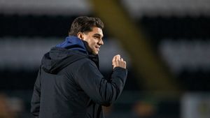 Britanicii au reacționat imediat când au aflat de afacerea de milioane de euro în care s-a implicat Ianis Hagi. Ce au scris despre "Prințul imobiliarelor" din România