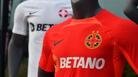 Panduru ia la mișto palmaresul FCSB și noul echipament al roș-albaștrilor! Gluma pe care a făcut-o în direct, după ce a văzut detaliul stilizat de pe tricouri: „Sunt roți zimțate, roți țepoase?”