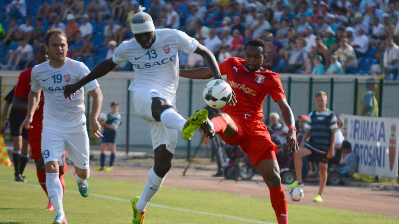 Ngadeu nu va juca împotriva lui CFR Cluj din cauza sarmalelor. Fotbalistul a ajuns la spital vineri dimineață și nu mai înțelege nimic: "Nu știu cum puteți să mâncați așa ceva și să vă placă"