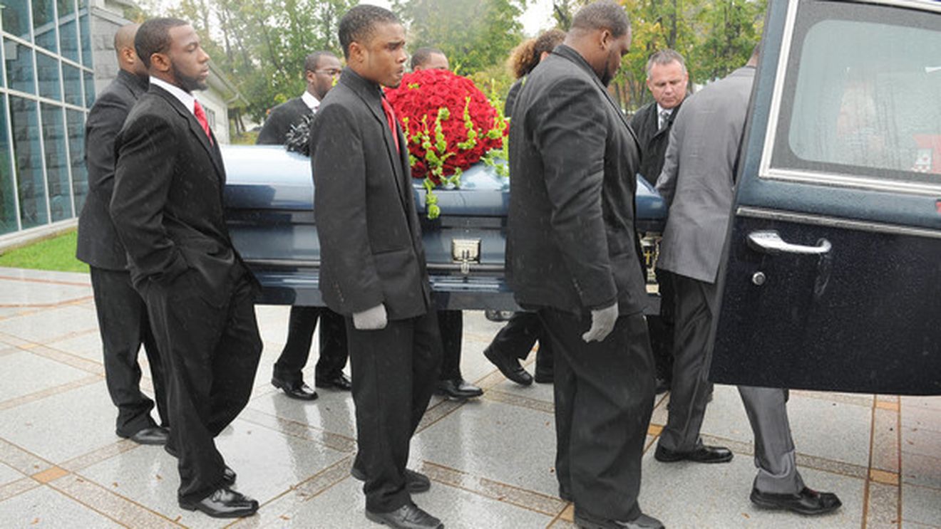 FOTO Zeci de persoane au asistat la funeraliile lui Chauncey Hardy