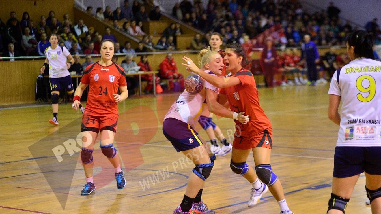 Acuze grave în handbal: "Federația lucrează pentru o echipă din nord!". Corona, taxată cu 16 aruncări de la 7 metri în meciul cu CSM