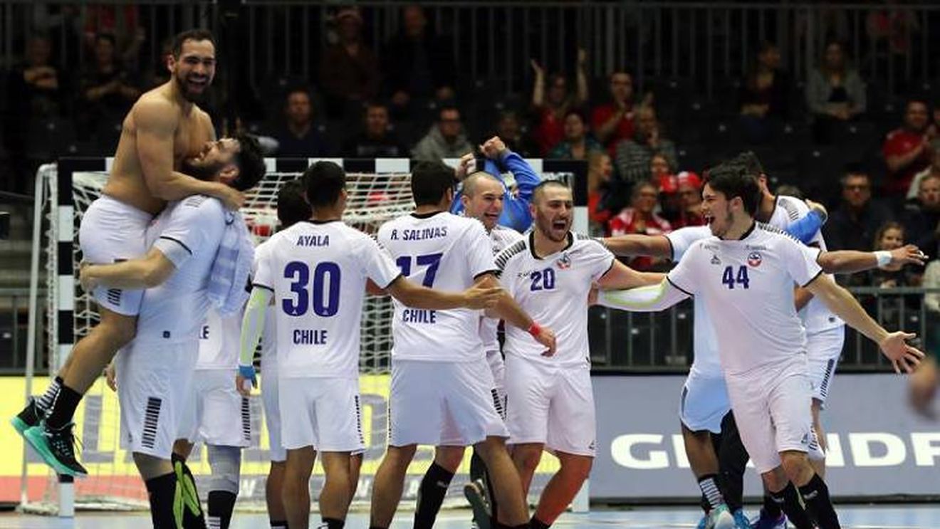 Chile, naționala plină de surprize de la Mondiale, este la un pas de Top 12! Părinții unui jucător sunt ziariști acreditați la turneul final. Mateo Garralda: „Handbalul este un sport amator în Chile, ca acum 40 de ani în Spania"