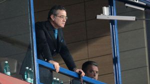 Ar fi adus spectacolul la Steaua, dar Becali l-a tratat cu superficialitate!** Unul dintre antrenorii iubiți de steliști recunoaște că ar fi discutat despre preluarea echipei