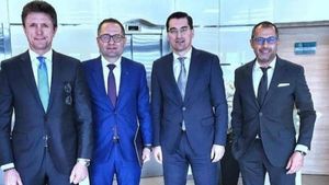 Gică Popescu a demisionat! Din cauza unei poze în care apare alături de Răzvan Burleanu? Prima reacție a "Baciului" și ce spune Burleanu