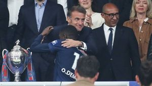 Mesajul lui Emannuel Macron, după PSG - Inter 5-0. Cum a numit Parisul: „Campion, fratele meu”
