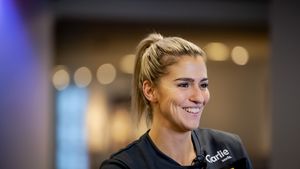 Cum a reușit Rapid super transferul anului în handbalul românesc: „În două zile a fost la București!”. Cine este Estavana Polman, iubita lui Rafael van der Vaart care promite să facă senzație în România | EXCLUSIV