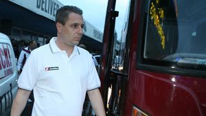 Șumudică cere întăriri:** "Vreau un fundaș central și unul lateral!"