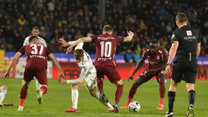 Toate calculele în lupta nebună pentru titlu între CFR Cluj și FCSB! Unde se mai pot încurca echipele lui Neluțu Varga și Gigi Becali până la finala Ligii 1, care se poate juca pe stadionul Ghencea, cu trofeul de campioană pe masă! | SPECIAL