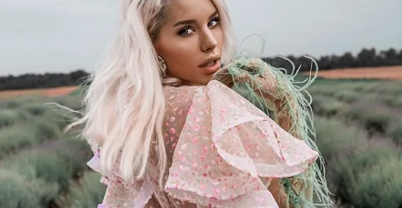 FOTO. Carmen Grebenișan a fost cerută de soție! Fosta concurentă de la 'Asia Express' a primit inelul de logodnă. Cu cine se iubește