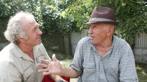 "Piți, te așteptăm cu țuică și vin!"