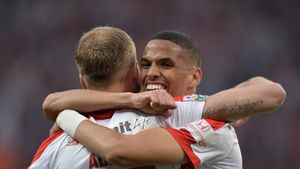 OFICIAL! Dinamo și-a schimbat sponsorul tehnic. Ce firmă de echipament sportiv îi va îmbrăca pe "câini"