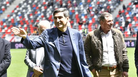 Cum și-a dat demisia Victor Pițurcă de la FCSB din cauza lui Gigi Becali. Povestea, spusă din interior de omul „Satanei”: „Ne-a chemat pe mine, pe Dorinel Munteanu, pe Mirel Rădoi și pe Florentin Dumitru și ne-a zis asta”