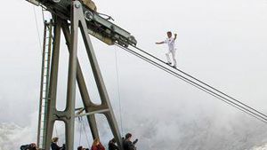 FOTO Toți au ÎNGHEȚAT când au văzut ce face!** Și-a riscat viața și reacția de la final e de milioane: "Nu mai fac asta..."