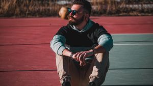 Cum introduci elemente sport în garderobă fără să-ți compromiți stilul - Ghid complet pentru femei și bărbați (P)