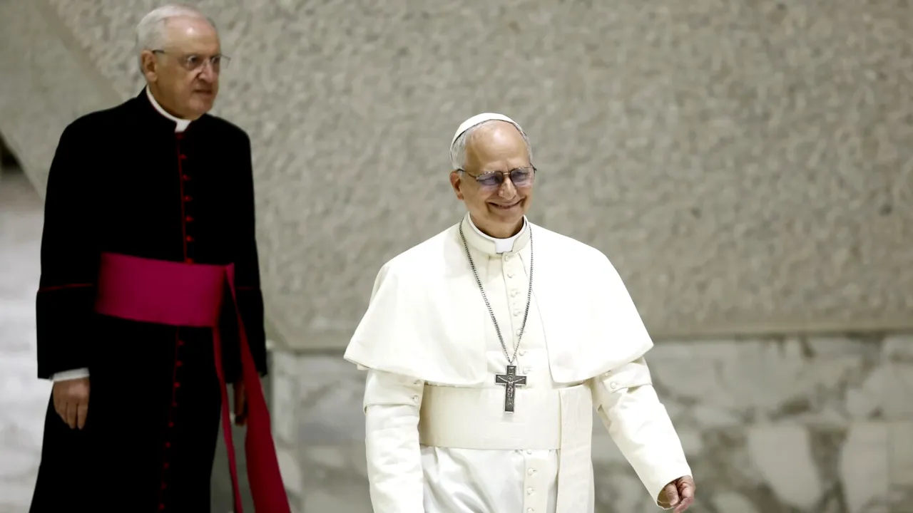 L-a dat de gol pe Papa Leon al XIV-lea. Secretul pe care nu ar fi vrut să-l facă public: pe cine preferă între Leo Messi şi Cristiano Ronaldo