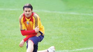 Îi dă raportul lui Piți