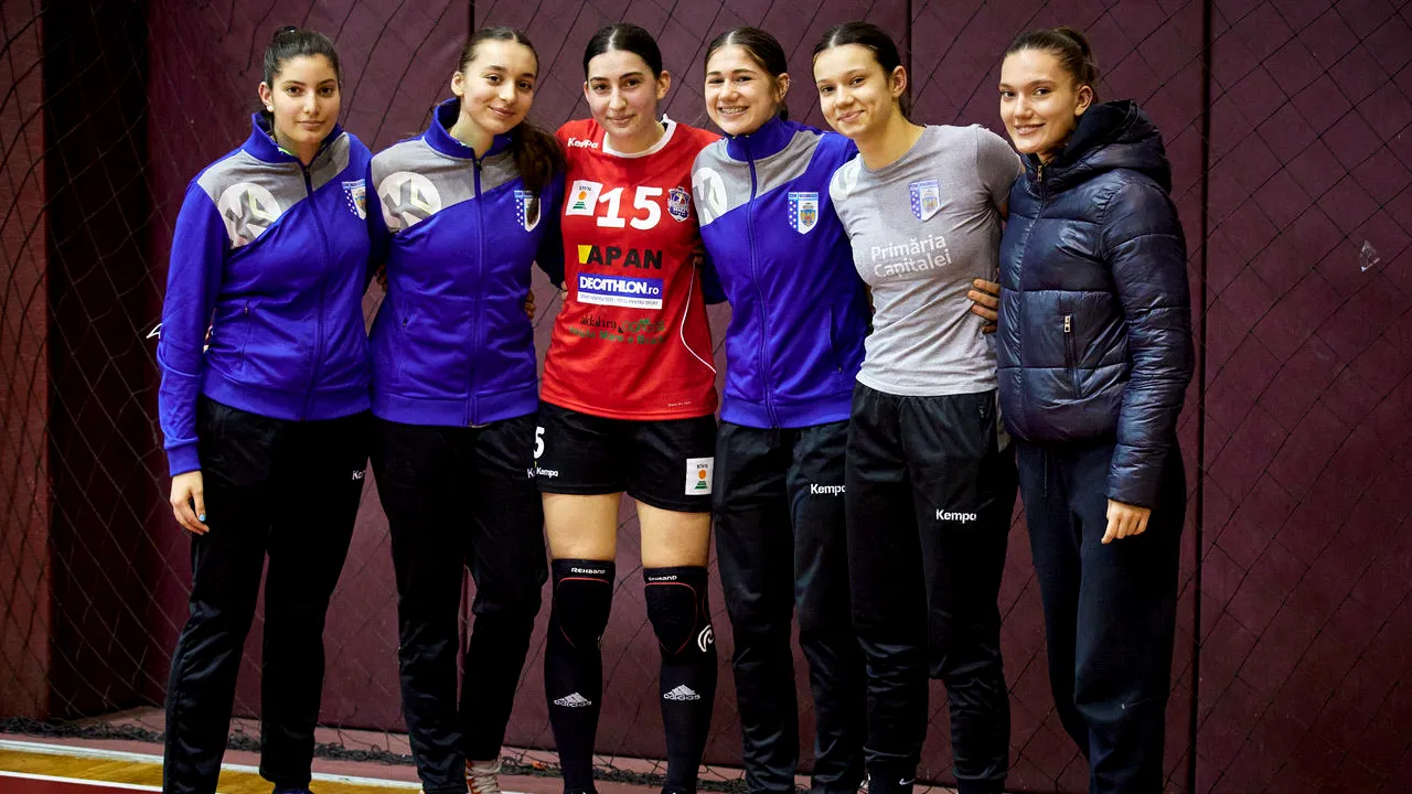 Noua vedetă a celor de la Dunărea Brăila este o puștoaică are doar 17 ani, Mihaela Mihai! Este produsul celor de la CSM București, a dat șase goluri la debutul în Liga Florilor