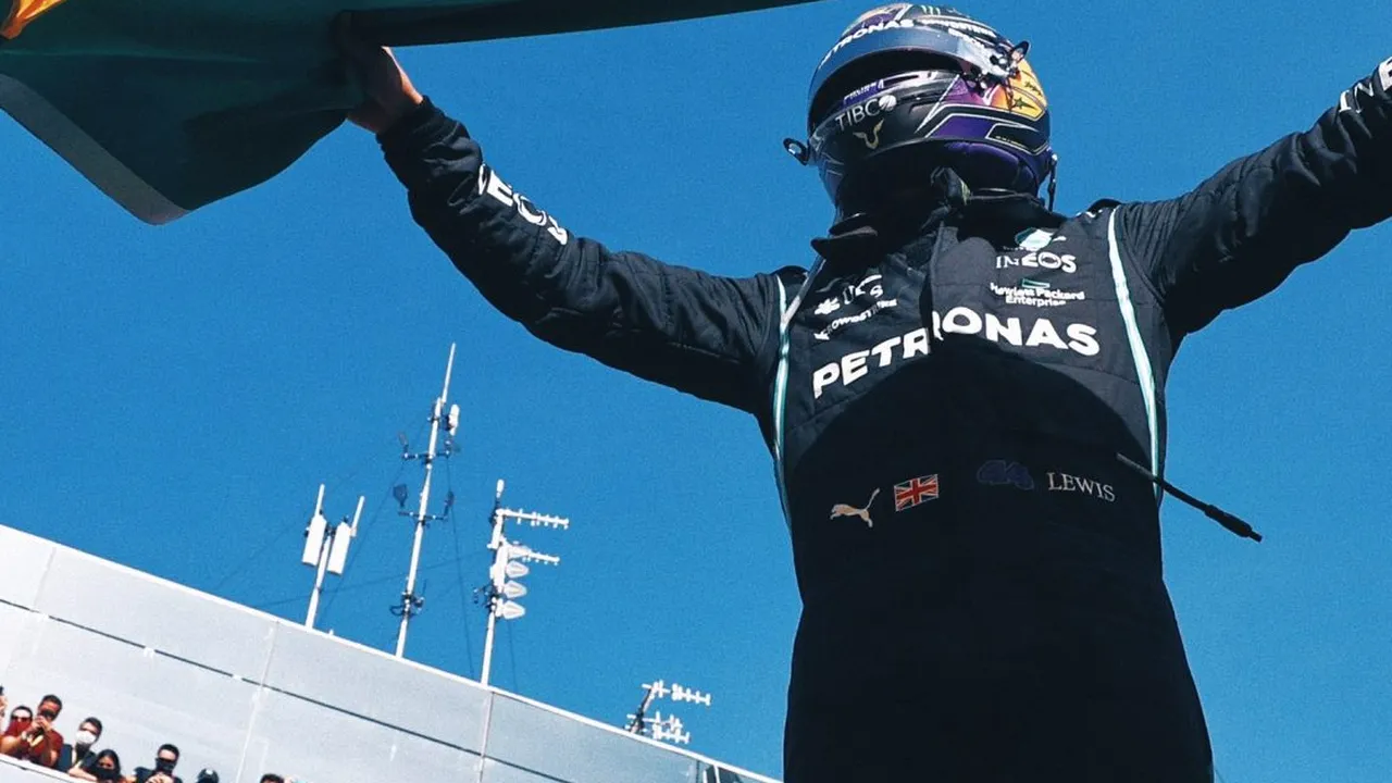 Lewis Hamilton, victorie importantă în Marele Premiu al statului Sao Paulo! Cum arată clasamentul mondial cu trei curse înainte de final