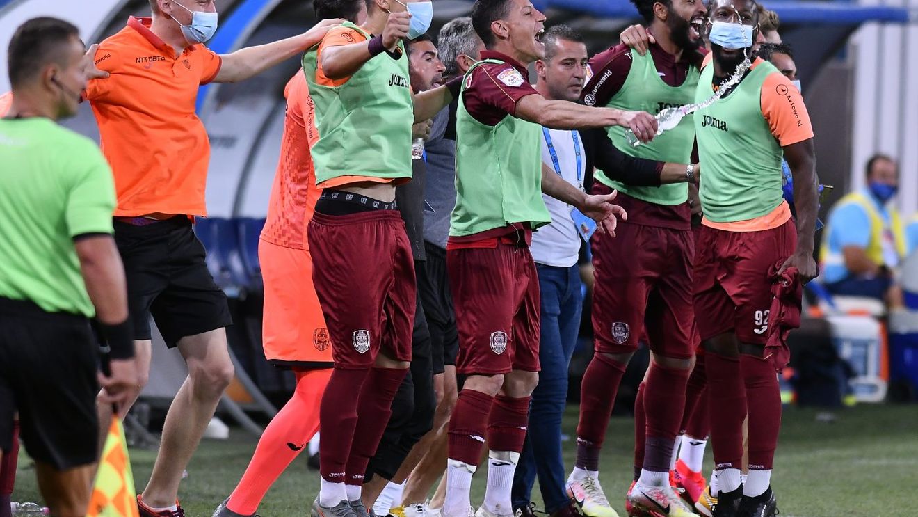 „Pariul” lui Dan Petrescu a dat lovitura! Clasamentul în care Denis Ciobotariu stă mai bine decât Matt Hummels