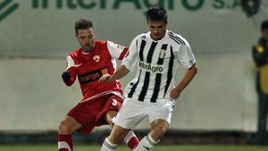 Dinamo nu renunță la aducerea unui fundaș stânga:** "Suntem în tratative cu o echipă din străinătate"