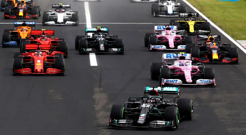 Azi va fi prima cursă de Formula 1 din 2022! Surprize pe grila de start: Lewis Hamilton pleacă din a cincea poziție, doi bolizi Ferrari pe podium în calificările Marelui Premiu din Bahrain