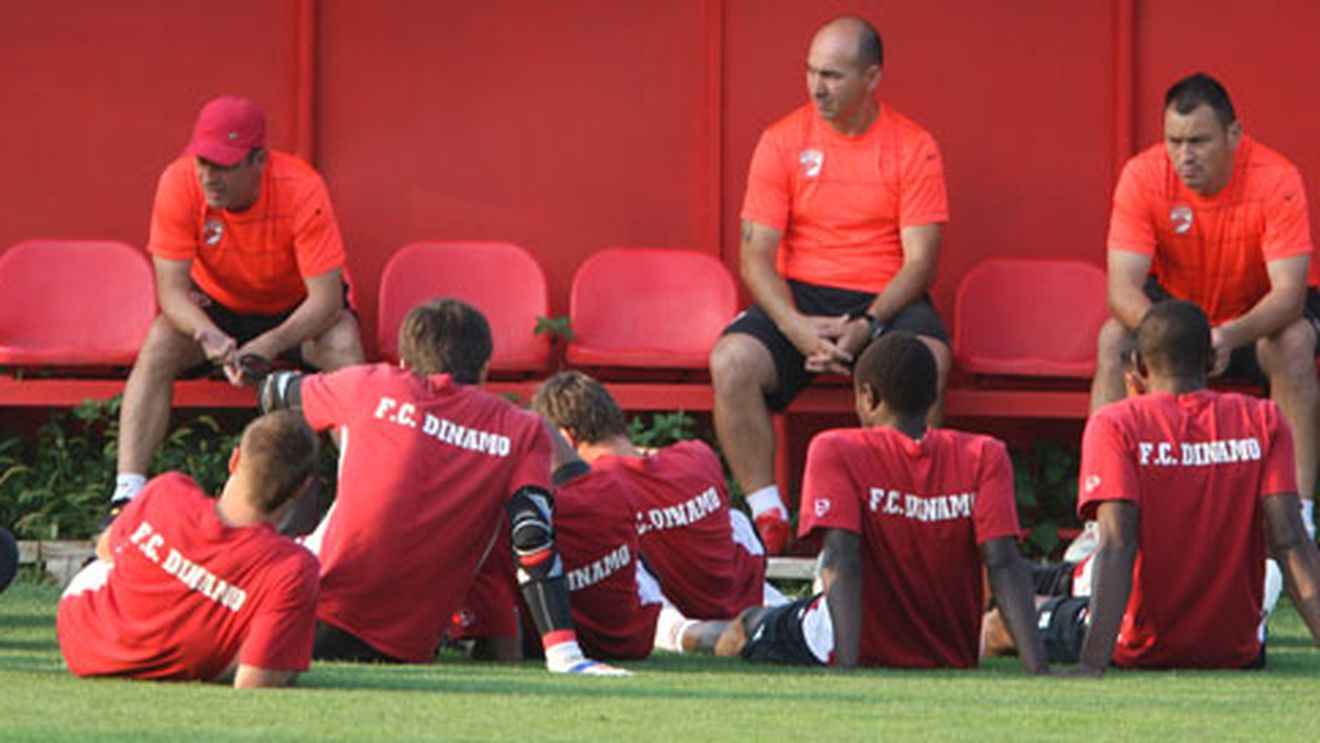 "Sunt antrenori mult mai buni ca Rednic! El nu poate să unească echipa!" CE CREZI?