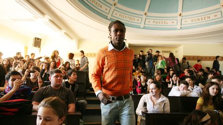 Steliștii, "asasinați" pentru autografe